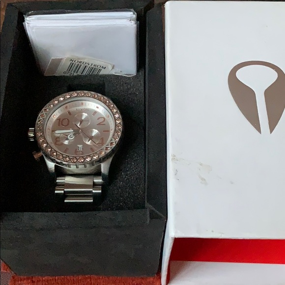 Nixon Watch - Picture 8 of 9